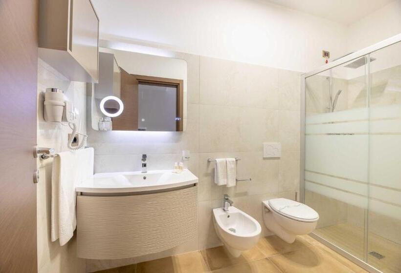 标准间侧面带海景, Salento Mirfran