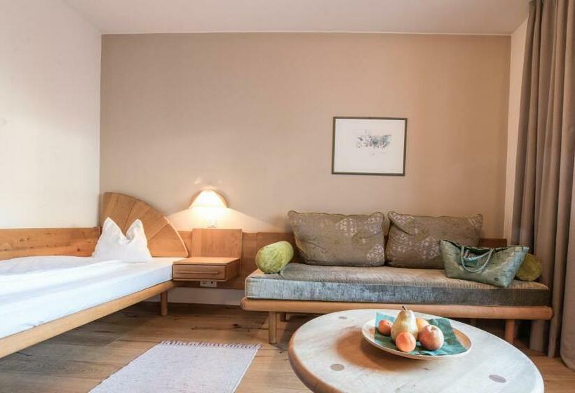 غرفة قياسية فردية, Taubers Bio Vital