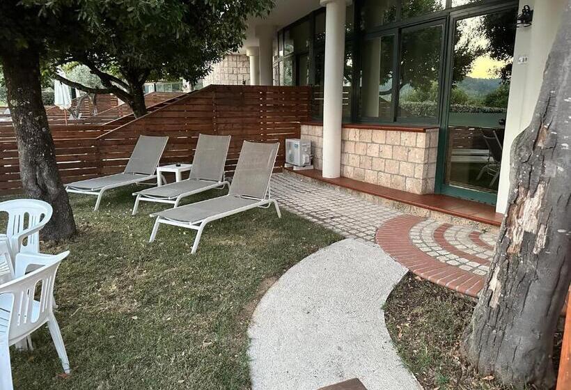 غرفة قياسية رباعية مطلة على الحديقة, Villa De Santis