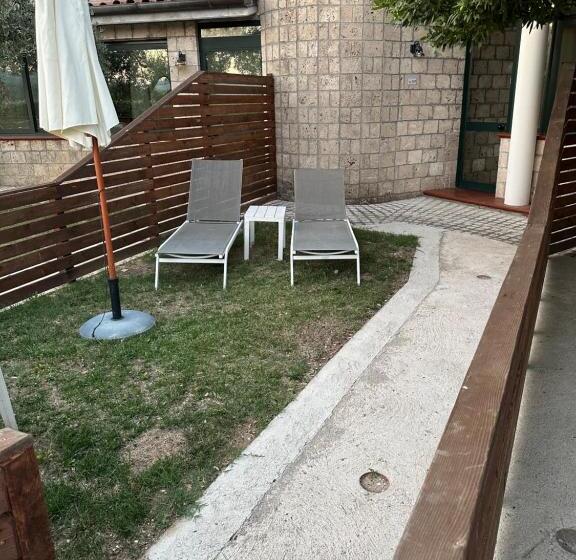 Четырехместный Номер Стандарт Вид на Сад, Villa De Santis