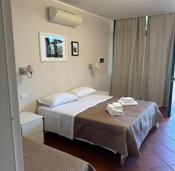 غرفة قياسية رباعية مطلة على الحديقة, Villa De Santis