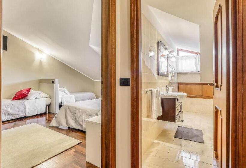 غرفة عائلية, Villa De Santis