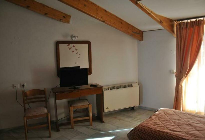 חדר סטודיו סטנדרד, Odysseus Palace