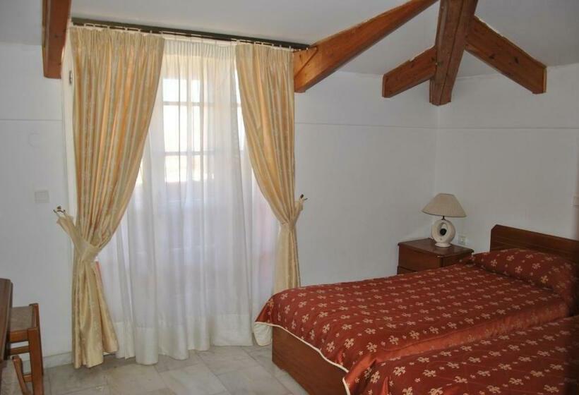 חדר סטודיו סטנדרד, Odysseus Palace