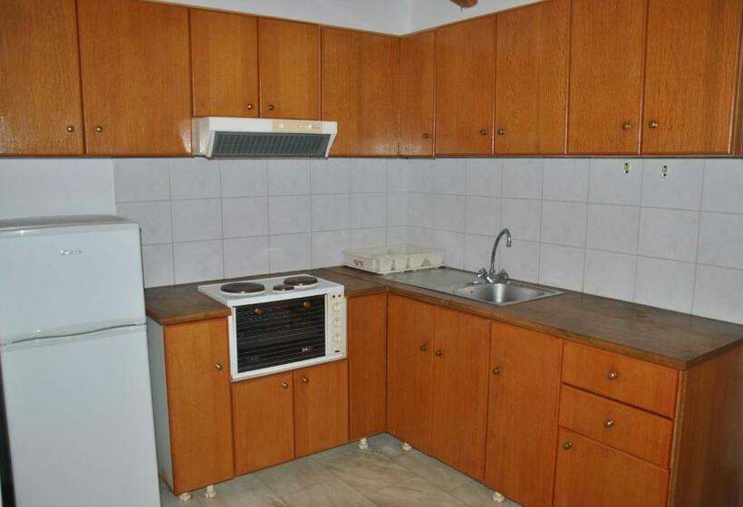 חדר סטודיו סטנדרד, Odysseus Palace