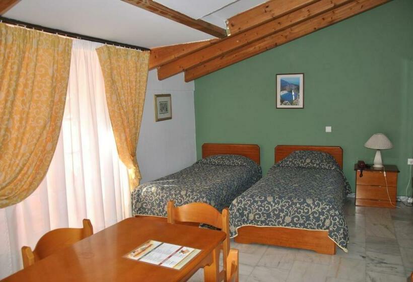 חדר סטודיו סטנדרד, Odysseus Palace