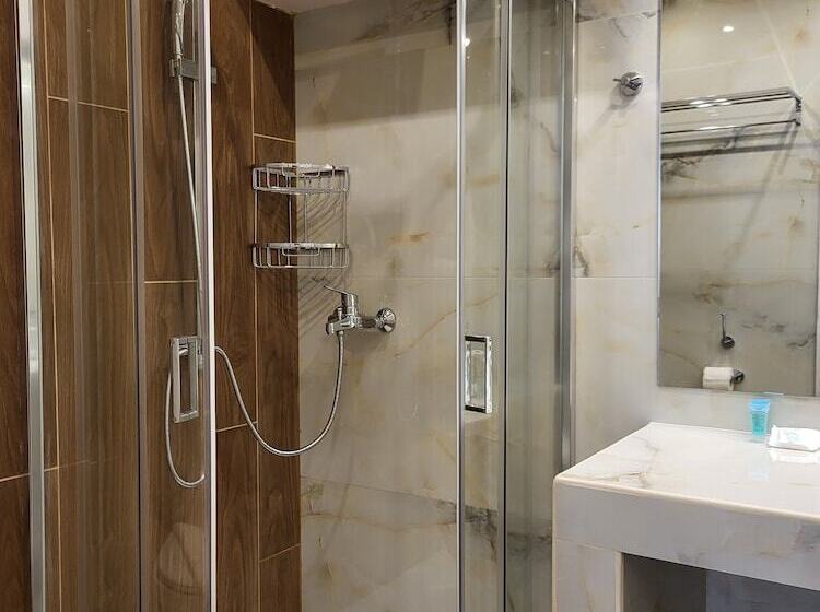 패밀리 스튜디오, Villa Vita Holidays