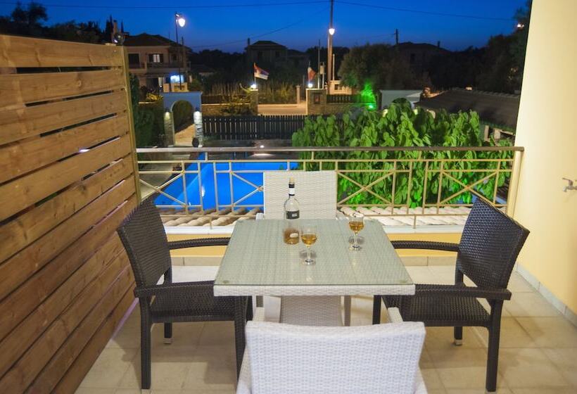 패밀리 스튜디오, Villa Vita Holidays