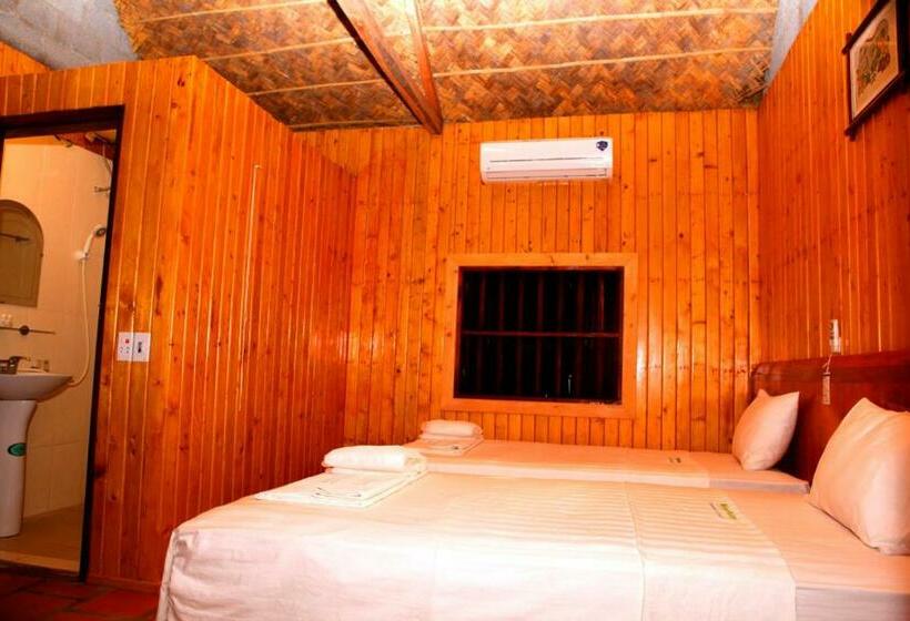 اتاق استاندارد سه نفره, Whisper Nature Bungalow & Resort