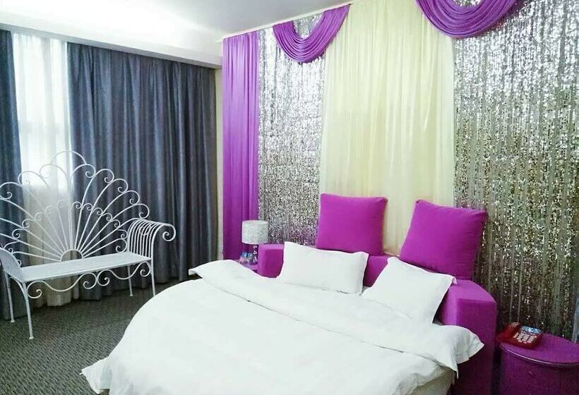 Quarto Deluxe, Aiqinhai