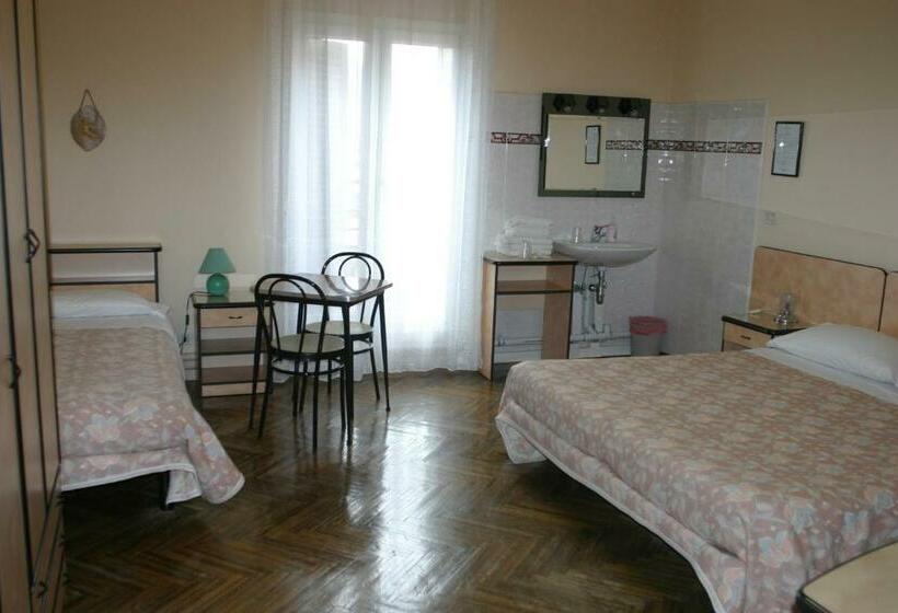 Ortak Banyolu Standart Oda, Panorama Bologna Centro