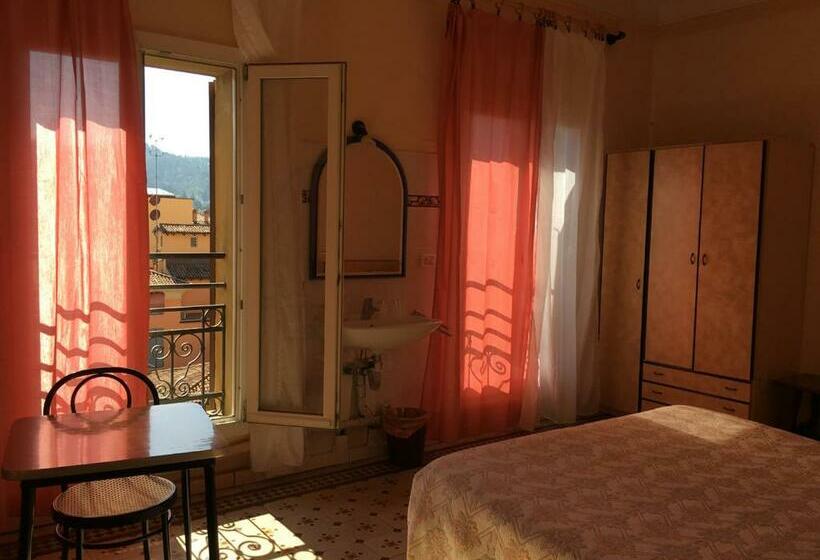 Ortak Banyolu Standart Oda, Panorama Bologna Centro