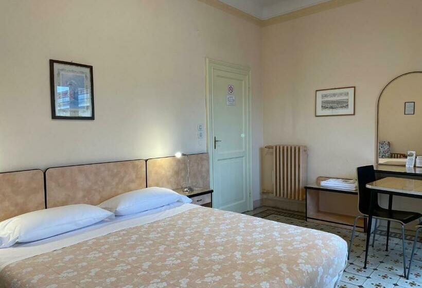 Ortak Banyolu Standart Oda, Panorama Bologna Centro