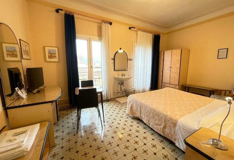 Ortak Banyolu Standart Oda, Panorama Bologna Centro