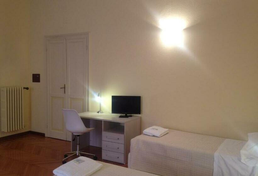 Üç Kişilik Standart İç Oda, Panorama Bologna Centro