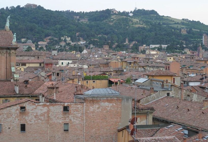 Ortak Banyolu Standart Oda, Panorama Bologna Centro