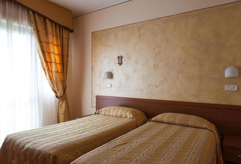 חדר משפחתי, Fabbrini