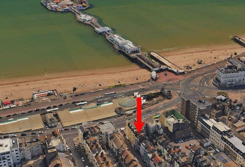 スタンダードルーム, One Broad Street