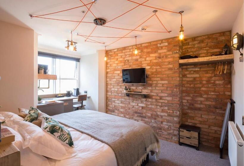 スタンダードルーム, One Broad Street