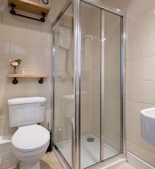 スタンダードルーム, One Broad Street