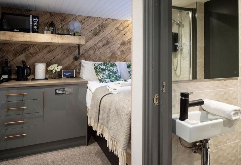 スタンダードルーム, One Broad Street