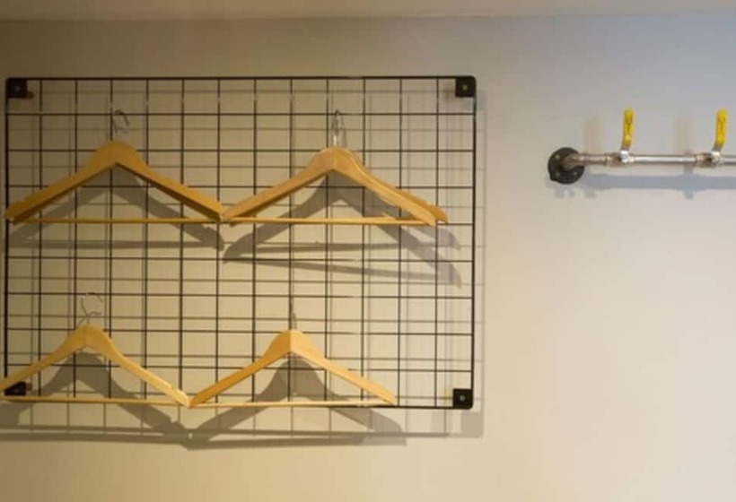 スタンダードルーム, One Broad Street