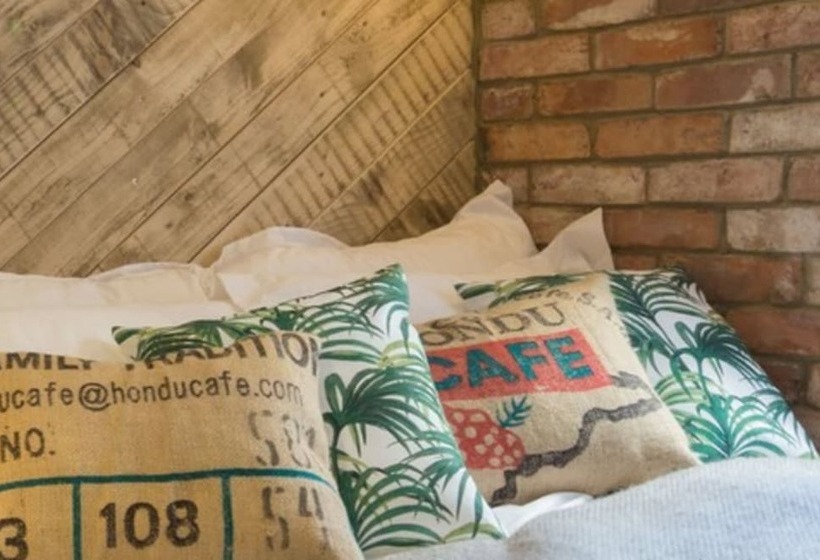 スタンダードルーム, One Broad Street