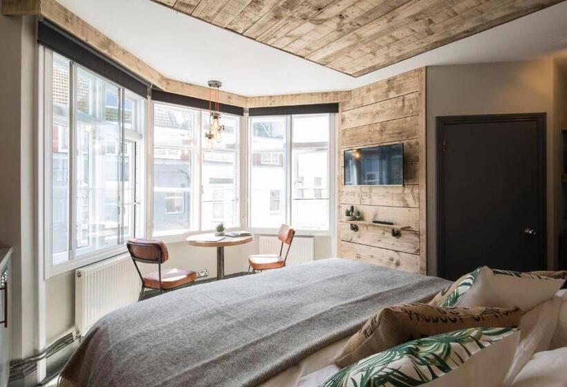 スタンダードルーム, One Broad Street