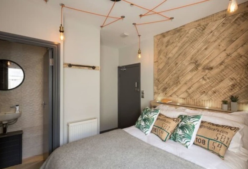 スタンダードルーム, One Broad Street