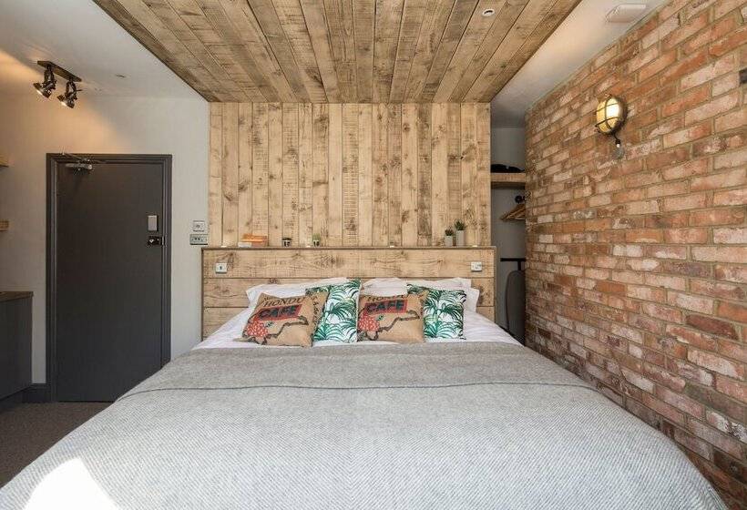 スタンダードルーム, One Broad Street