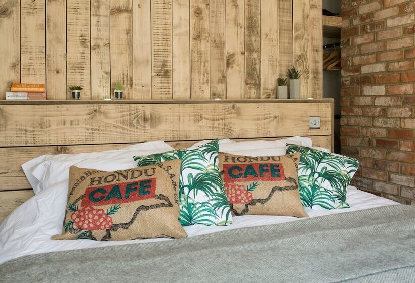 スタンダードルーム, One Broad Street