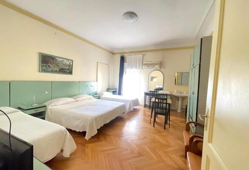 Ortak Banyolu Standart Dört Kişilik Oda, Panorama Bologna Centro