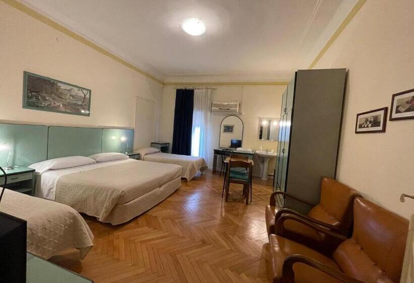 Orta Banyolu Üç Kişilik Standart Oda, Panorama Bologna Centro