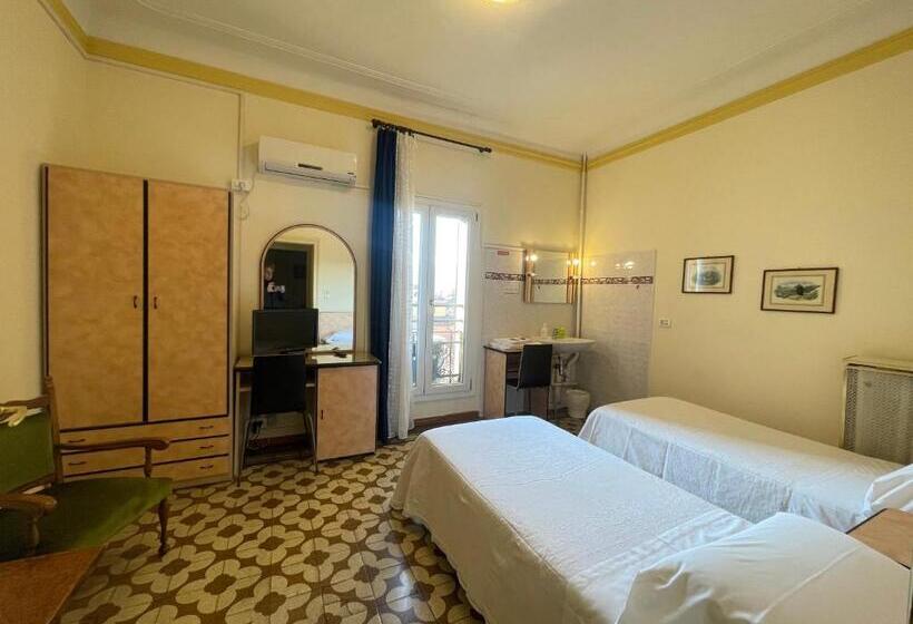 اتاق استاندارد با سرویس بهداشتی مشترک, Panorama Bologna Centro