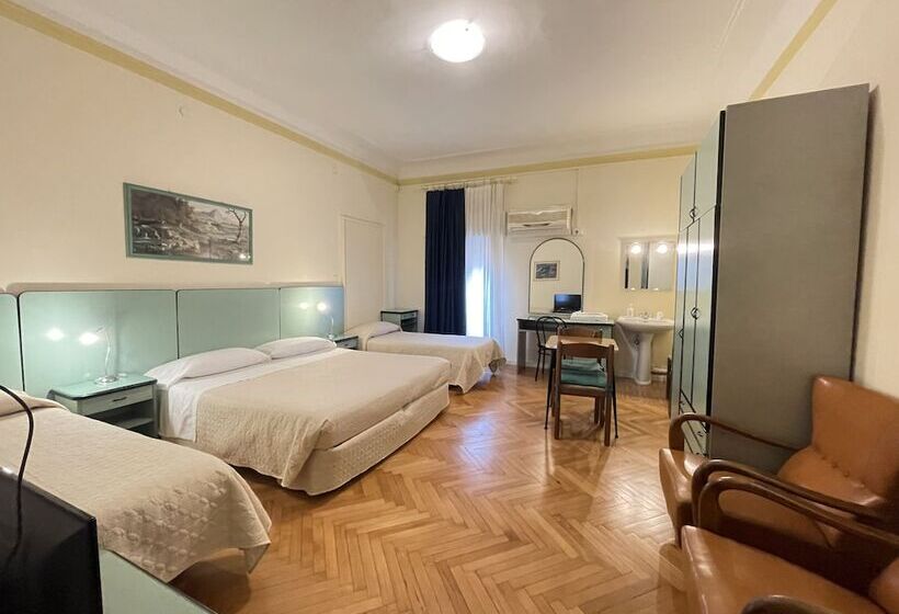 اتاق استاندارد چهارنفره با سرویس بهداشتی مشترک, Panorama Bologna Centro