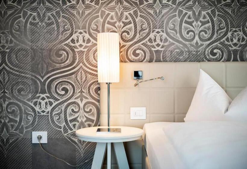 غرفة ديلوكس مزودة بشرفة, Post Hotel   Tradition & Lifestyle Adults Only