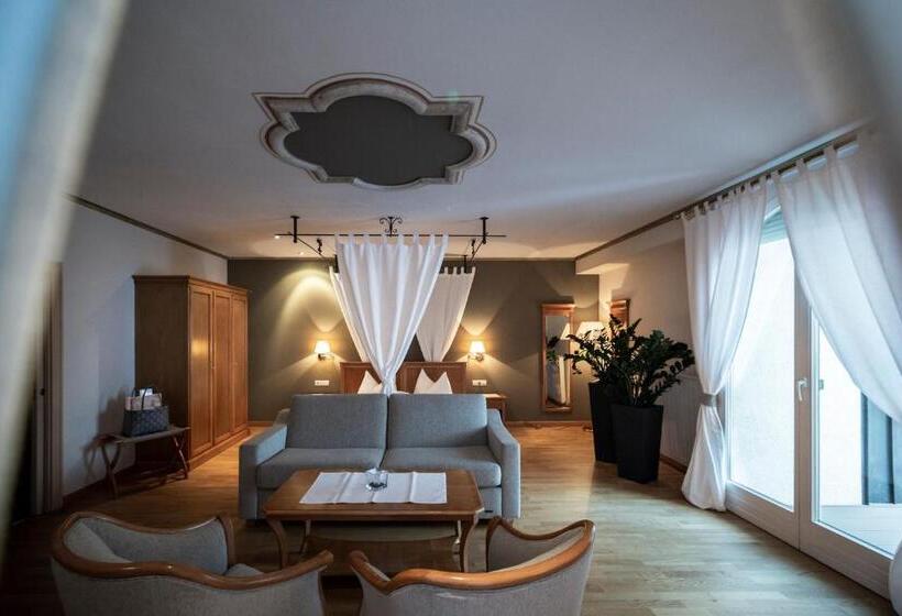 جناح مزود بتراس, Post Hotel   Tradition & Lifestyle Adults Only