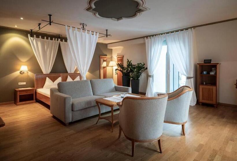 جناح مزود بتراس, Post Hotel   Tradition & Lifestyle Adults Only