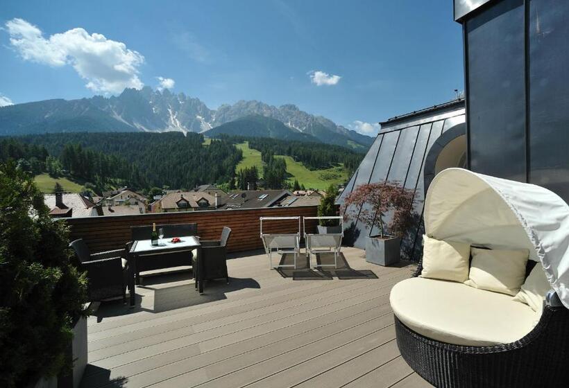 جناح مزود بتراس, Post Hotel   Tradition & Lifestyle Adults Only