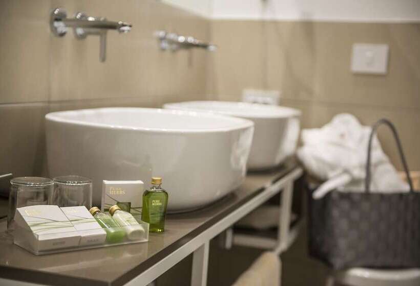 جناح ديلوكس, Post Hotel   Tradition & Lifestyle Adults Only