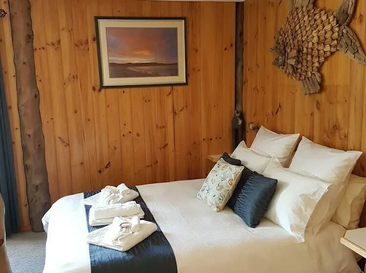 シングルデラックスルーム, Bed In The Treetops Bed & Breakfast