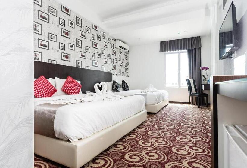 Quarto Familiar, E Red Hotel Melaka