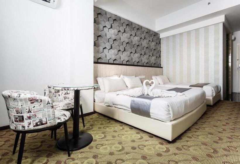 Quarto Familiar, E Red Hotel Melaka