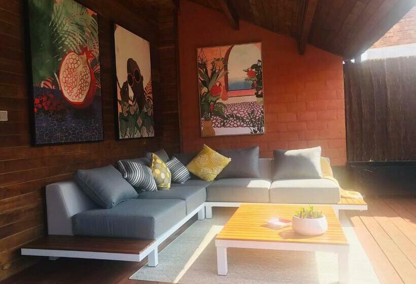 디럭스 룸, Ganda Rooms & Suites