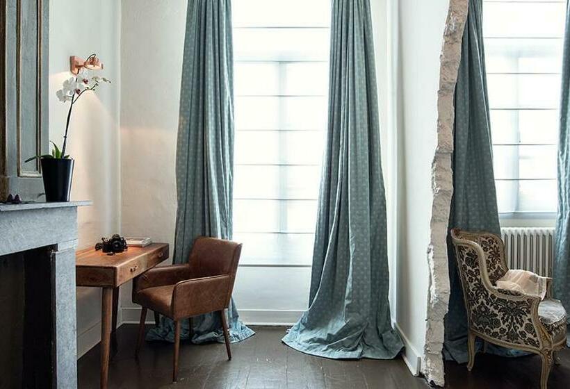 デラックスルーム, Ganda Rooms & Suites