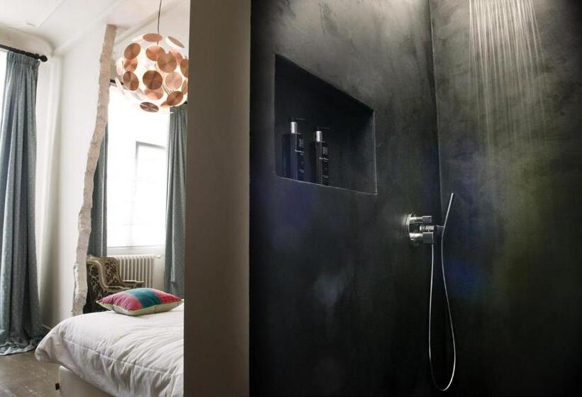 디럭스 룸, Ganda Rooms & Suites