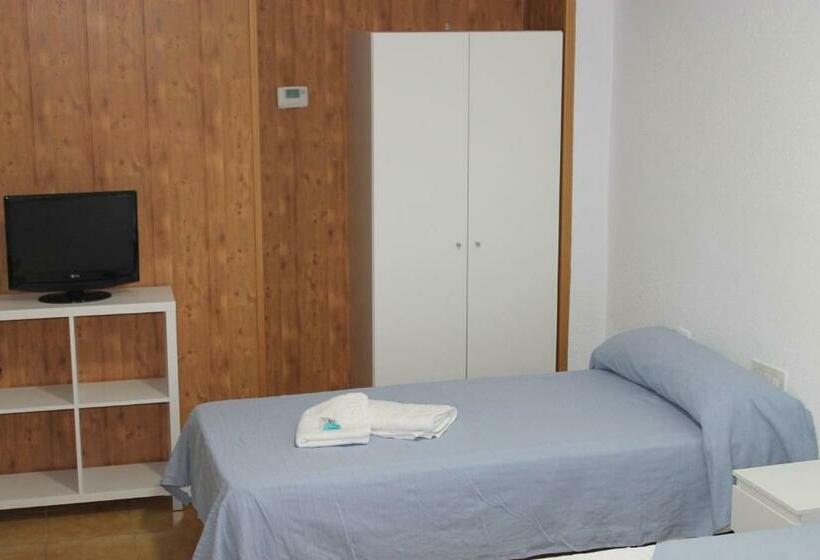 4인용 스탠다드 룸, Hostal Amantes De Teruel