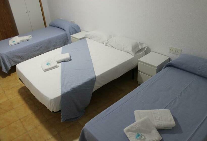 4인용 스탠다드 룸, Hostal Amantes De Teruel