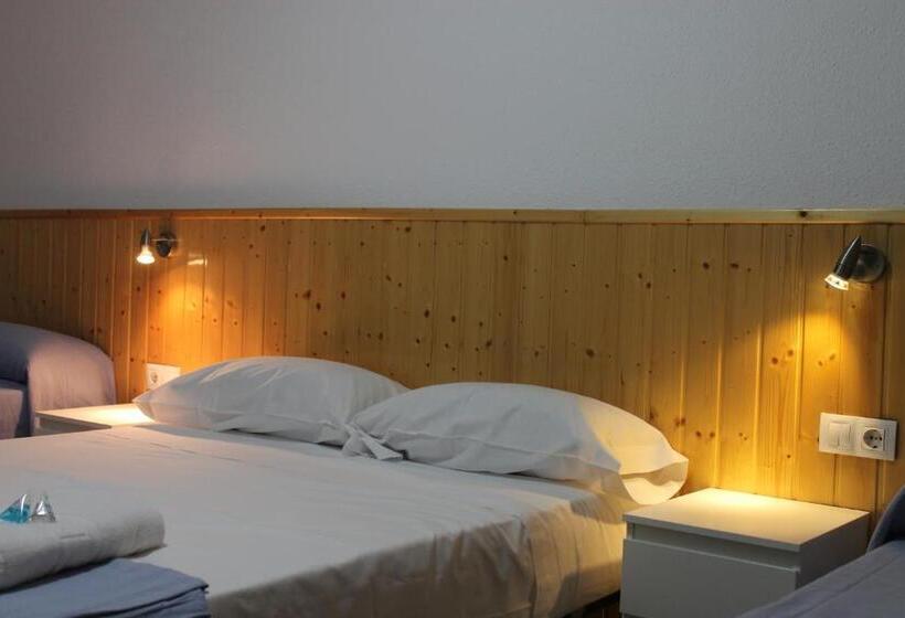 4인용 스탠다드 룸, Hostal Amantes De Teruel