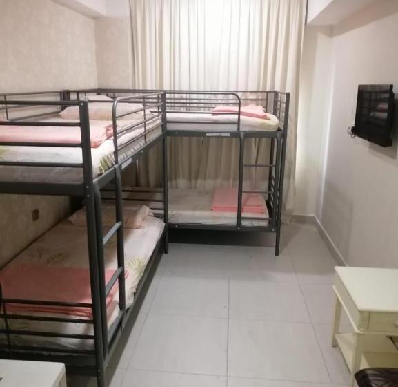 اتاق لوکس چهار تخته, Jayleen Clarke Quay